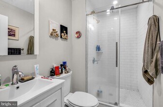 927 Clinton St in Philadelphia, PA - Building Photo - Building Photo