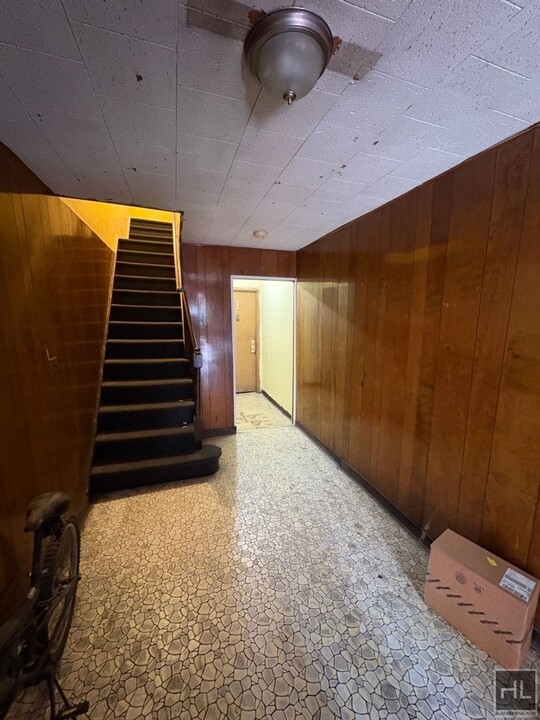 2822 Olinville Ave in Bronx, NY - Building Photo