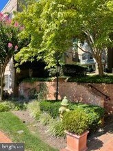 5201 Westbard Ave in Bethesda, MD - Building Photo - Building Photo