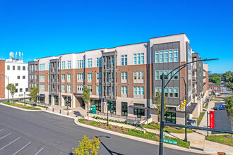 One North Center in Hickory, NC - Building Photo - Building Photo