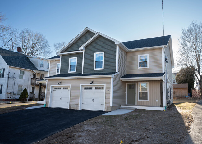 51-53 Conlon St in Bristol, CT - Building Photo - Building Photo