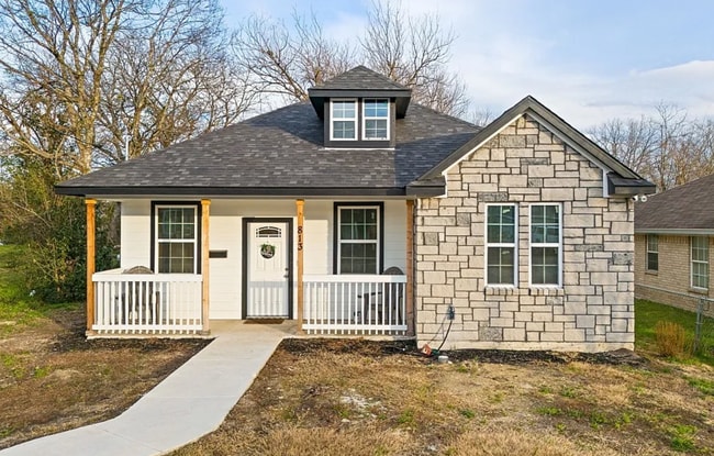 property at 813 S 22nd St