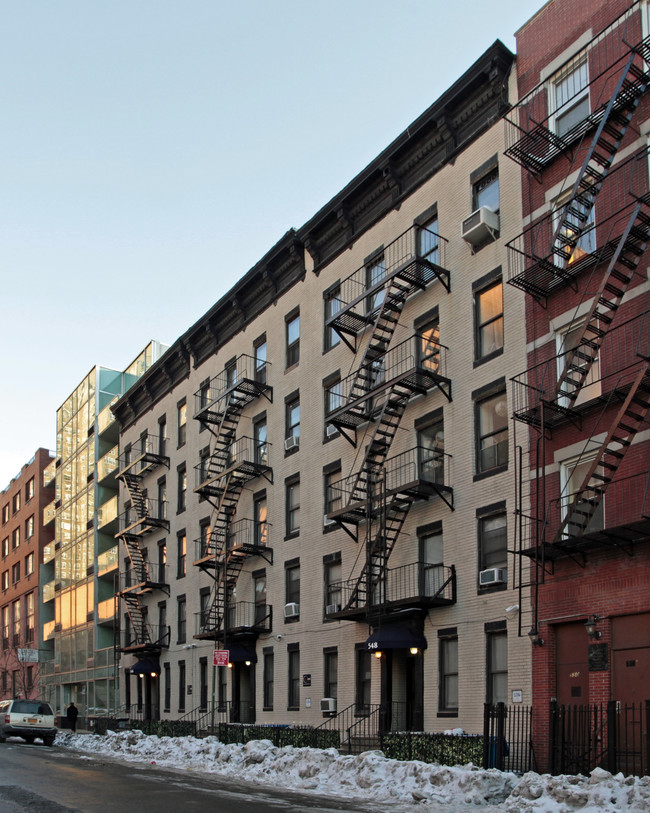 544-548 W 50th St in New York, NY - Foto de edificio - Building Photo