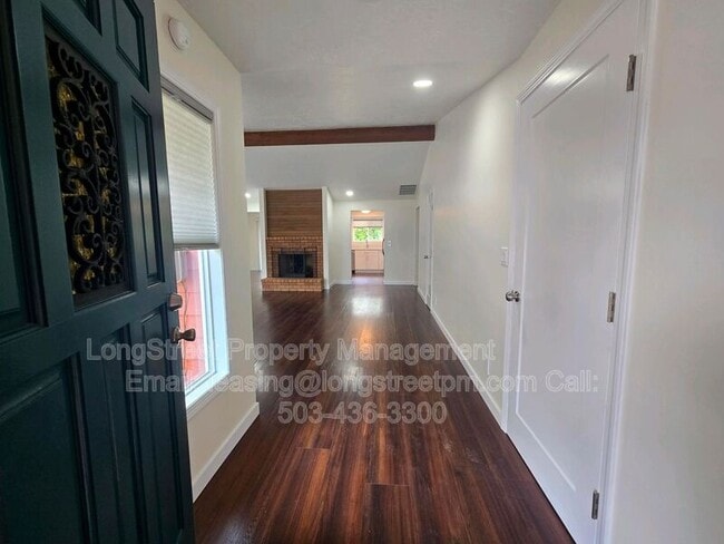 2018 Nut Tree Dr NW in Salem, OR - Foto de edificio - Building Photo