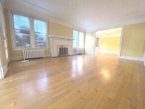 2533 N Lake Dr in Milwaukee, WI - Building Photo - Building Photo