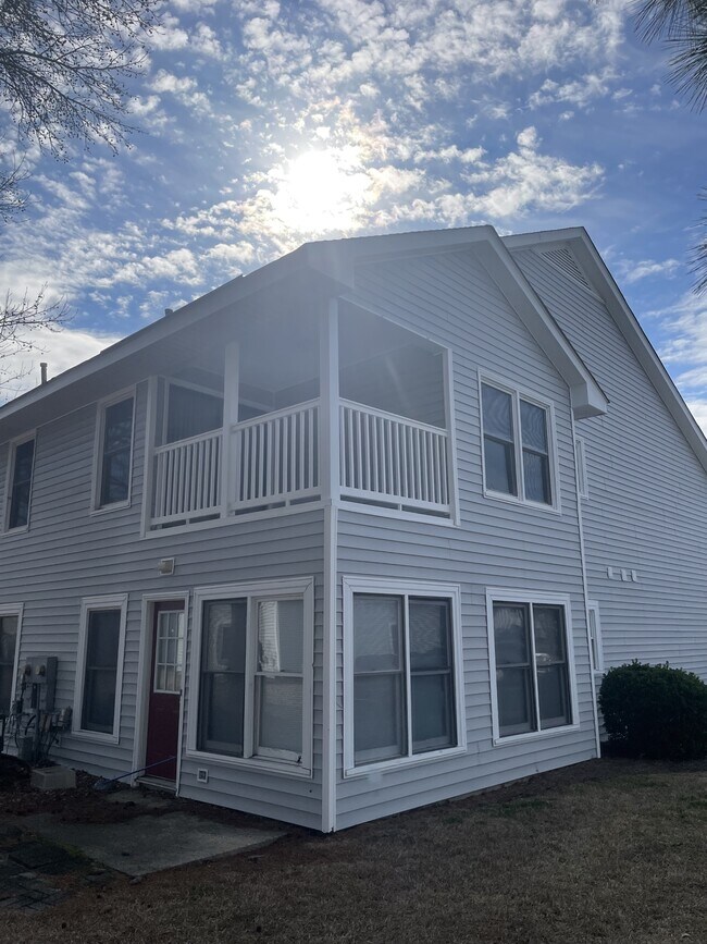 114 W Victoria Ct in Greenville, NC - Building Photo - Building Photo