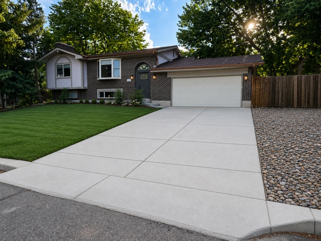 property at 2620 Penacho Cir