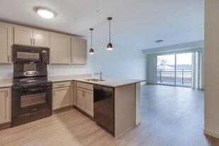 Marshall Avenue Flats in St. Paul, MN - Building Photo