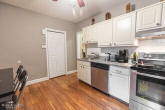 1404 Commonwealth Ave, Unit 5 in Boston, MA - Building Photo - Building Photo