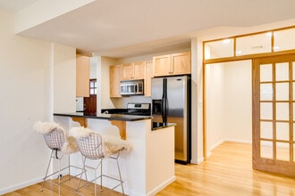 210 Broadway, Unit A-107 in Everett, MA - Building Photo - Building Photo