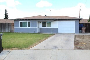 2625 Miria Dr in Bakersfield, CA - Building Photo