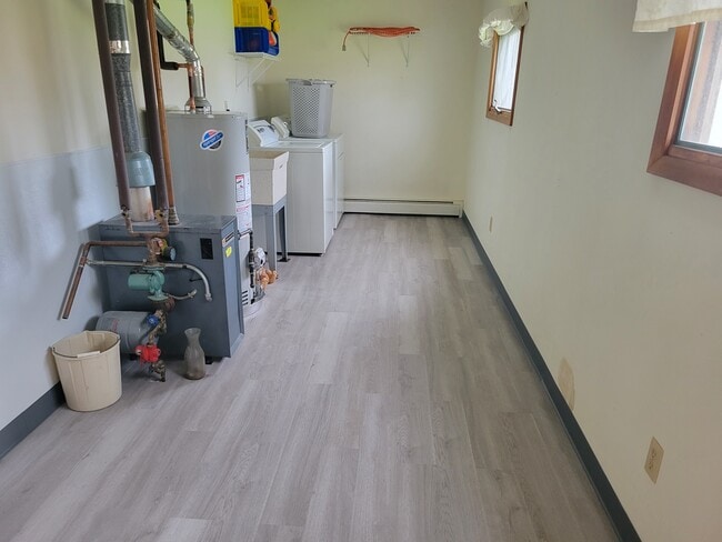 2305 Lockport Rd, Unit Upper in Sanborn, NY - Foto de edificio - Building Photo