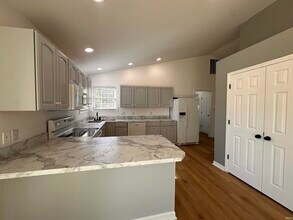 8477 Countrywood Ct in Newburgh, IN - Building Photo - Building Photo