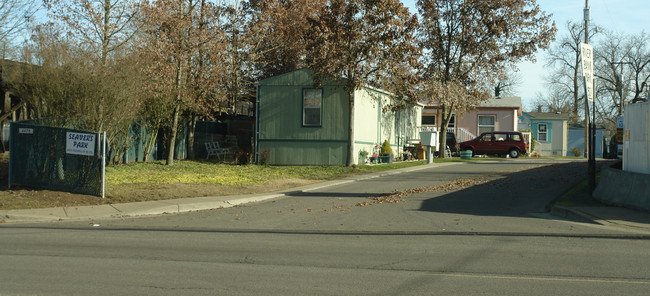 4475 Franklin Blvd in Eugene, OR - Foto de edificio - Building Photo