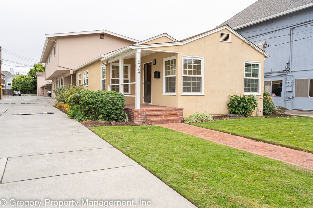 1236 Regent St-Unit -A in Alameda, CA - Building Photo