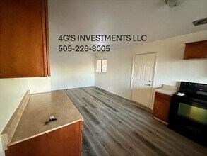 2324 E 17th St in Farmington, NM - Building Photo - Building Photo