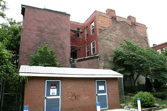 1203 N Arch St in Pittsburgh, PA - Foto de edificio - Building Photo