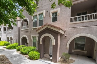 9975 Peace Way in Las Vegas, NV - Foto de edificio - Building Photo