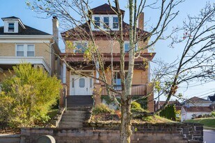 621 Fordham Ave in Pittsburgh, PA - Building Photo