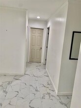 909 Silber Rd in Houston, TX - Building Photo - Building Photo