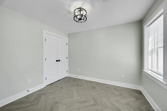 7002 Batavia Pl in Harrison, NY - Building Photo - Building Photo