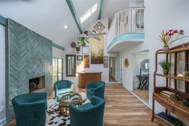 5005 Canterbury Dr in Sarasota, FL - Building Photo - Building Photo