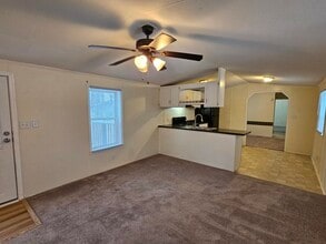 16 Noble Ln in Rome, NY - Foto de edificio - Building Photo