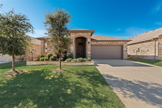 11057 Rockchapel Dr in Fort Worth, TX - Building Photo - Building Photo