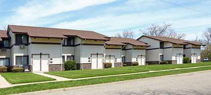 Hillcrest Apartments in Burlington, WI - Building Photo - Building Photo