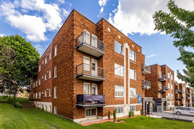 Le Côte Sainte-Catherine in Montréal, QC - Building Photo - Building Photo
