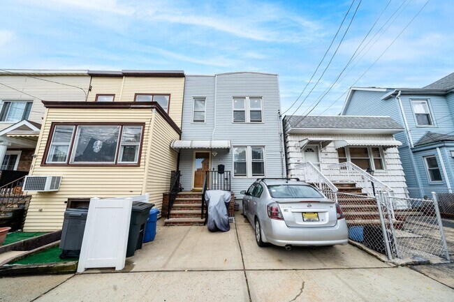 67A Columbia Ave in Jersey City, NJ - Building Photo - Building Photo