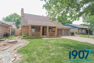 1201 Kings Ct in Moore, OK - Building Photo - Building Photo