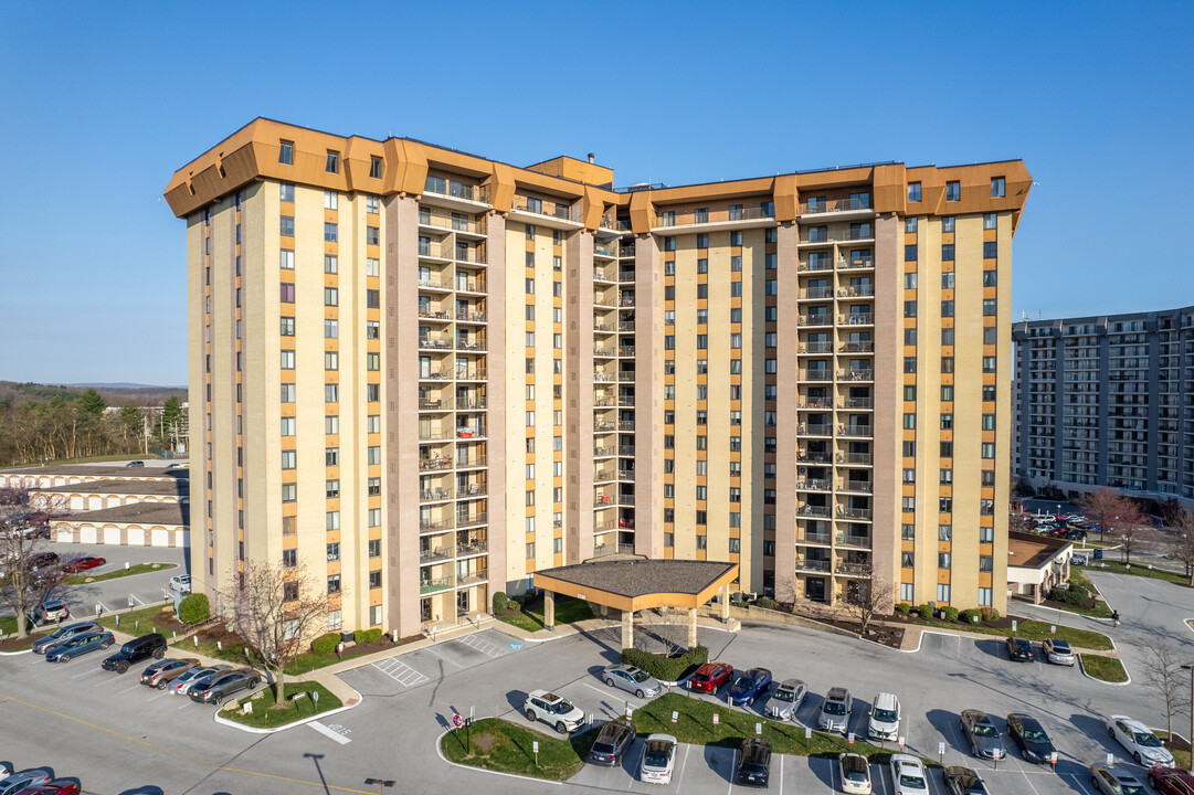 Valley Forge Towers South in King of Prussia, PA - Building Photo