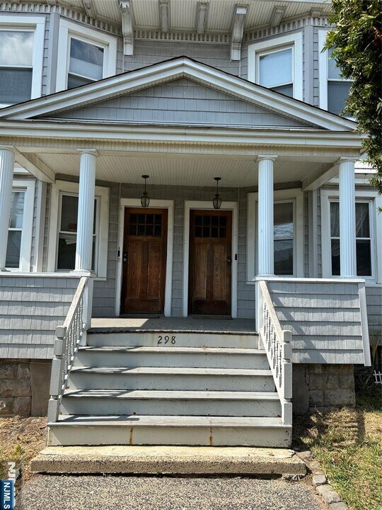 298 Stewart Ave in Kearny, NJ - Building Photo