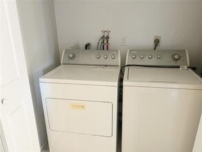 9264 Anita Ave in Englewood, FL - Building Photo - Building Photo