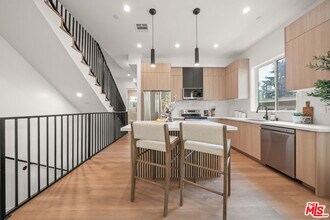 259 S Park View St in Los Angeles, CA - Building Photo - Building Photo
