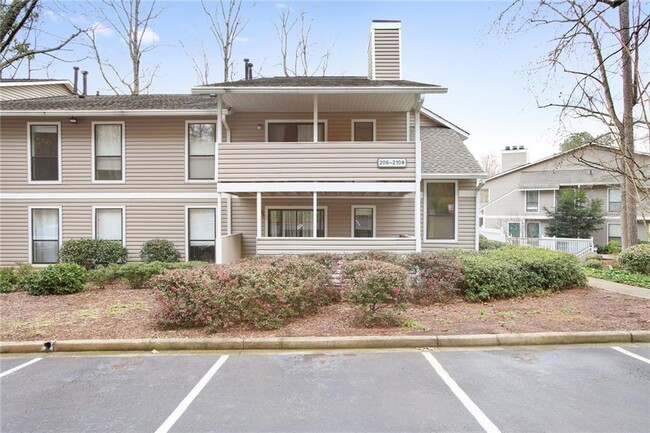 property at 210 Wynnes Ridge Cir SE