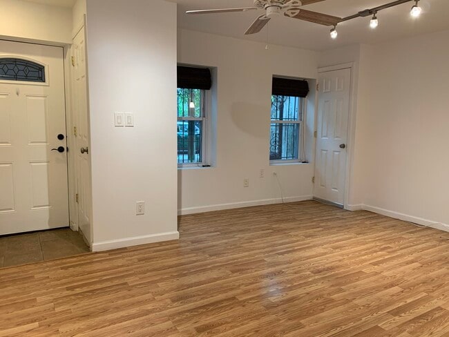 2-24 Grand St in Jersey City, NJ - Building Photo - Building Photo