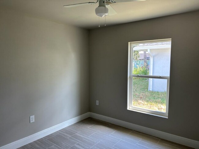 2944 Evans Ave in Ft. Myers, FL - Building Photo - Building Photo