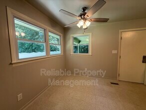 725 Locust Ln in Raleigh, NC - Building Photo - Building Photo