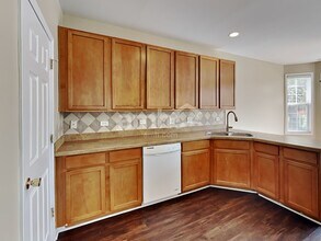 1411 Millbrook Dr in Algonquin, IL - Building Photo - Building Photo