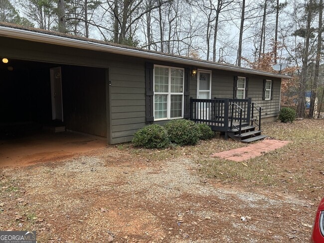 1993 Smokey Rd in Newnan, GA - Building Photo - Building Photo