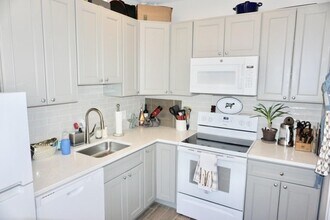 370 Chestnut Hill Ave, Unit 34 in Boston, MA - Building Photo - Building Photo