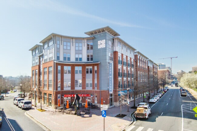 1800 Wilson Blvd in Arlington, VA - Building Photo - Building Photo