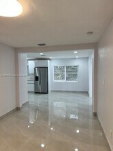 42 SE 10th Terrace in Dania Beach, FL - Building Photo - Building Photo