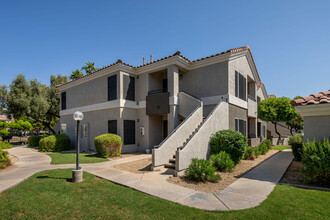 The Lakes at Arrowhead Ranch in Glendale, AZ - Building Photo - Building Photo