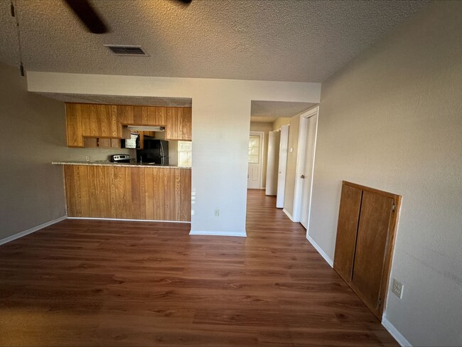 1227 Dallas Dr in Denton, TX - Building Photo - Building Photo