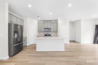 2220 Belterra Dr in Charlotte, NC - Building Photo - Building Photo