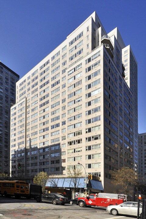 215 East 68th Street in New York, NY - Foto de edificio