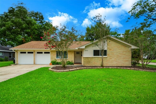 property at 5502 Effingham Dr